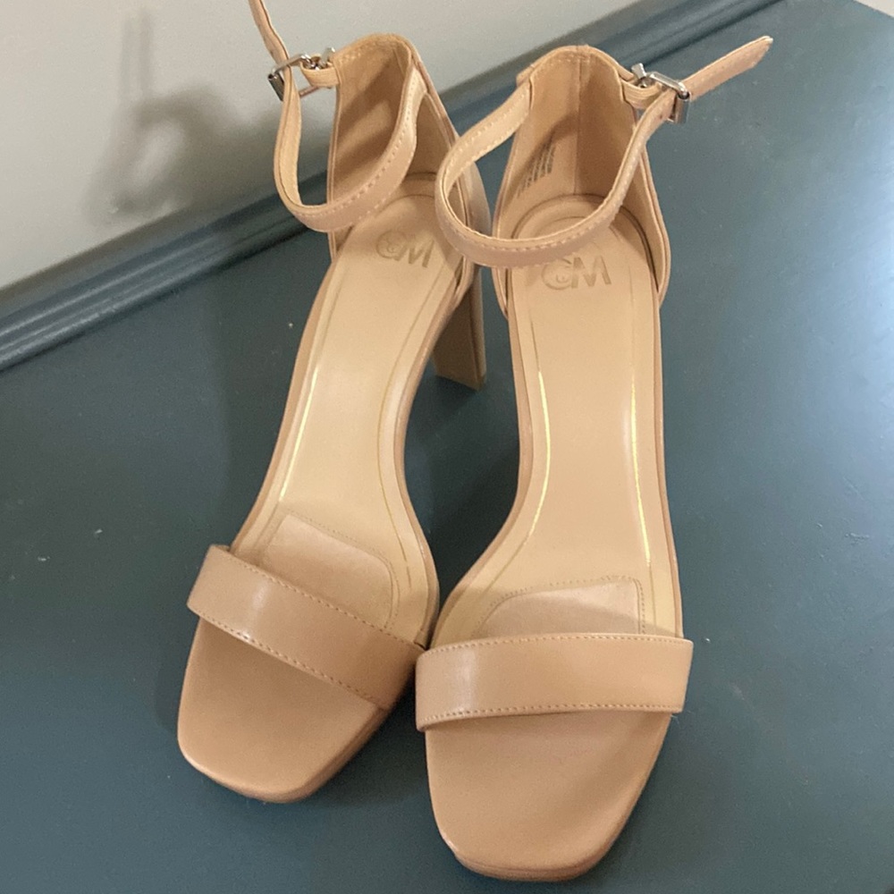 Beige heels